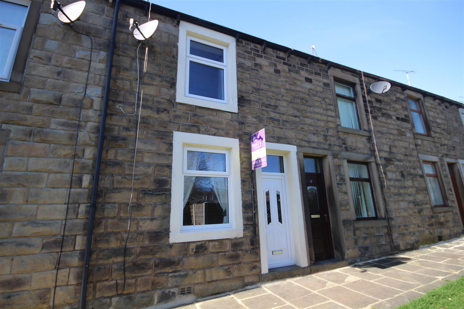 2 bedroom mid terrace house To Let in Earby - Main Image